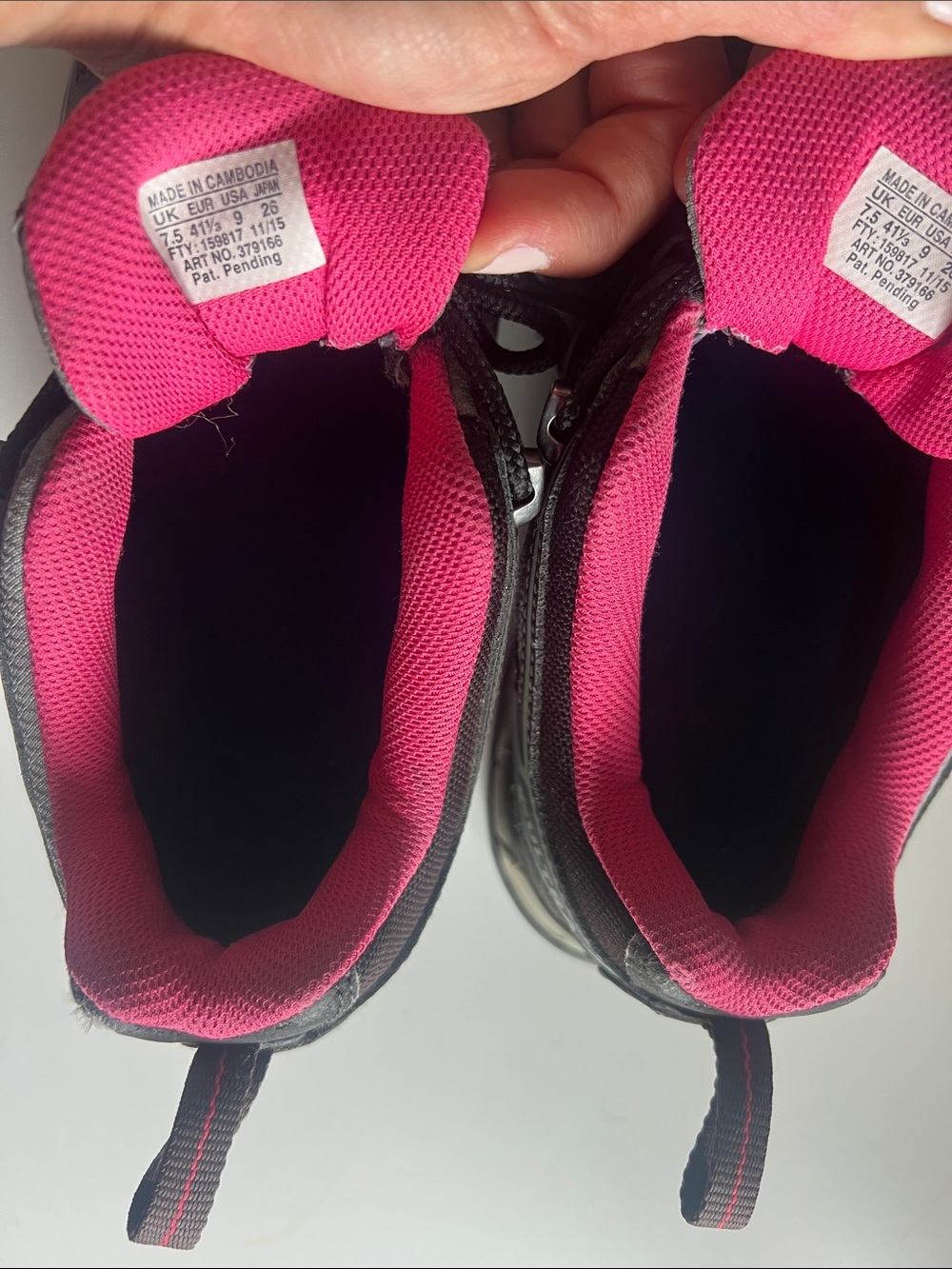 Salomon Women's Gray and Pink Trail Hiking Sneakers Sz 9 - Picture 6 of 13